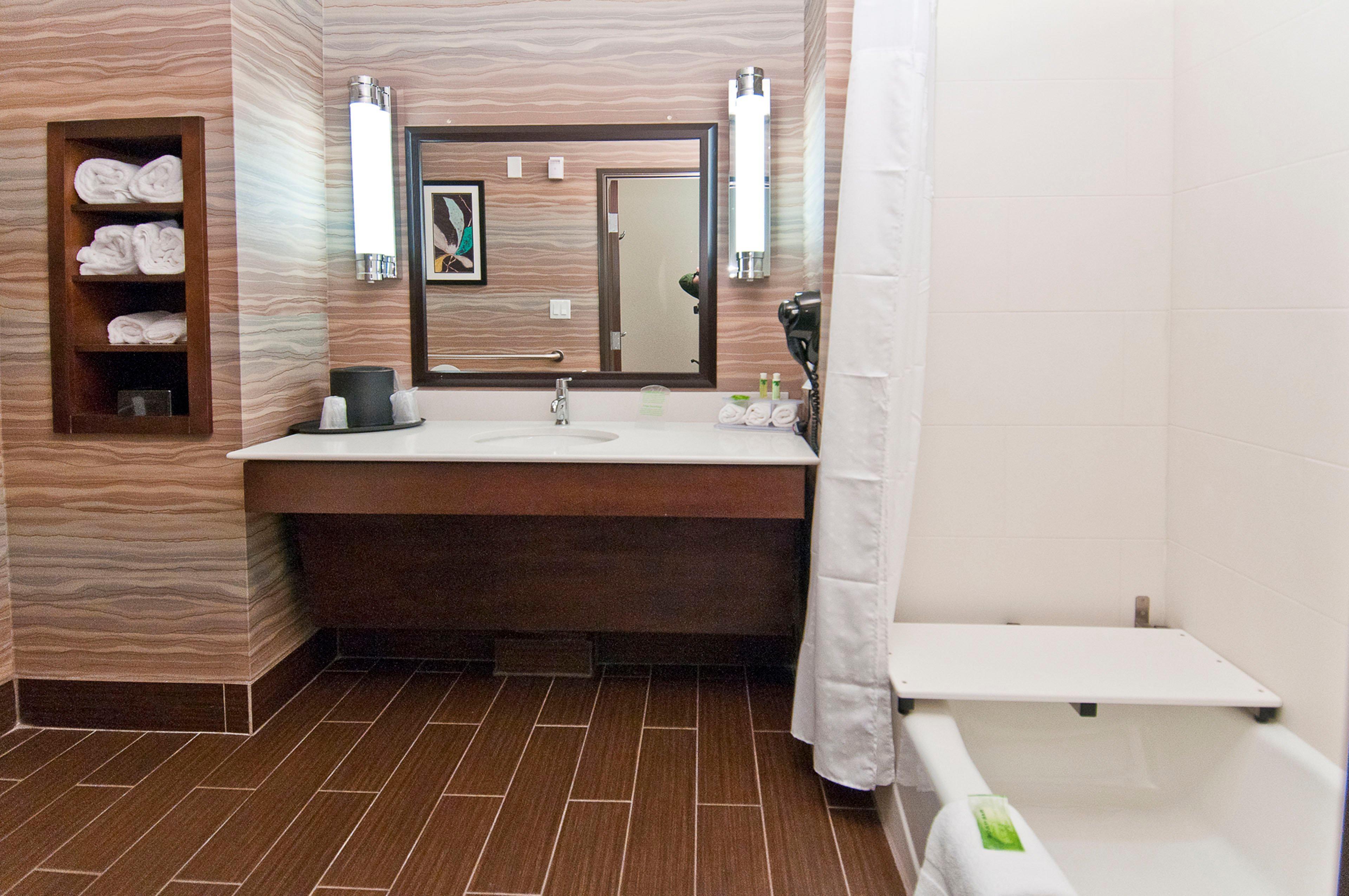 Holiday Inn Express & Suites San Antonio Frost Bank Center By Ihg Kültér fotó